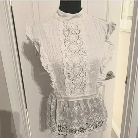 Kultivate Romantic High-neck White Lace Sleeveless Open Back Boho Blouse Size L - Picture 1 of 8